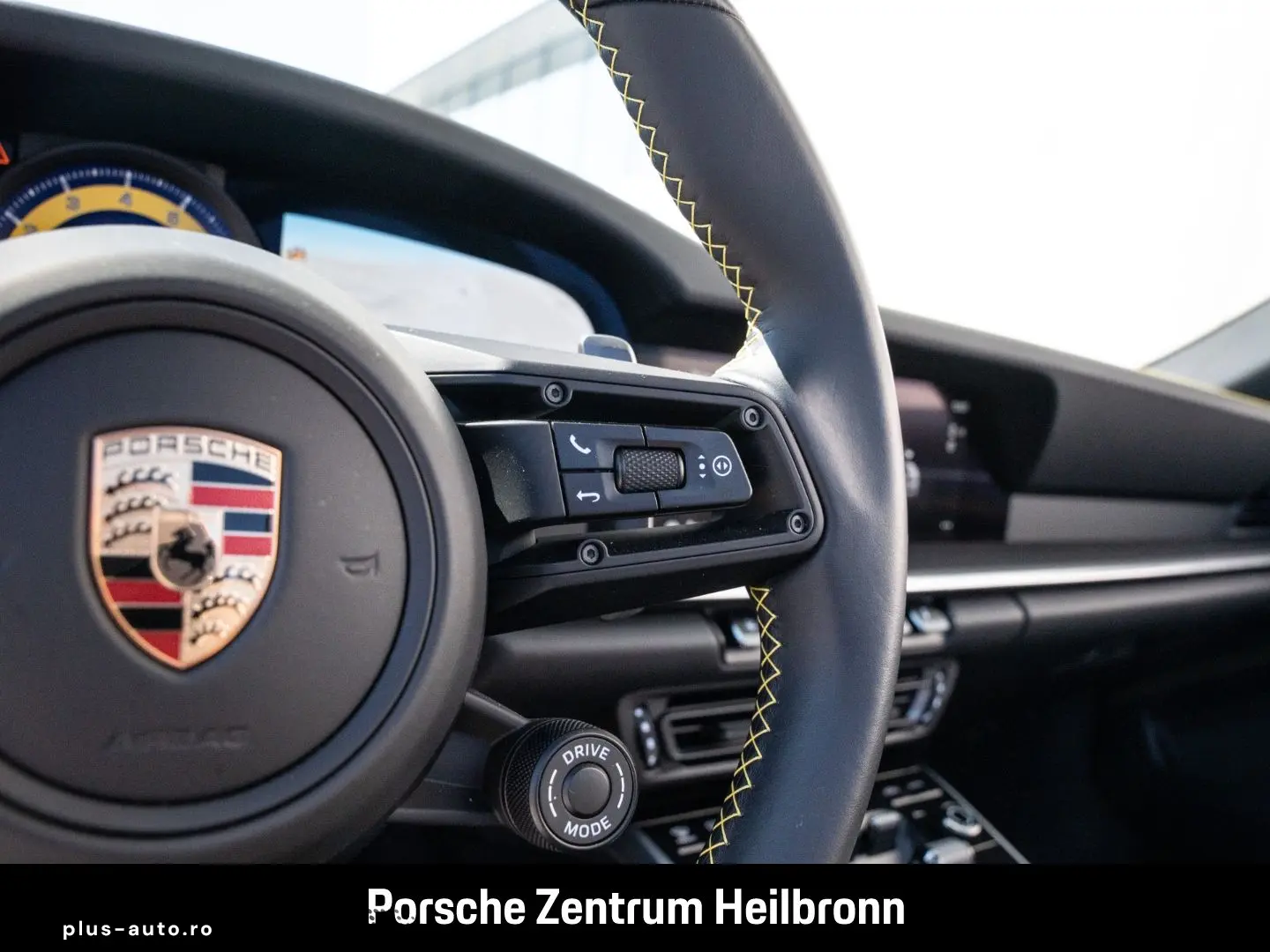 PORSCHE 992 911 Carrera 4 GTS Cabrio Burmester InnoDrive