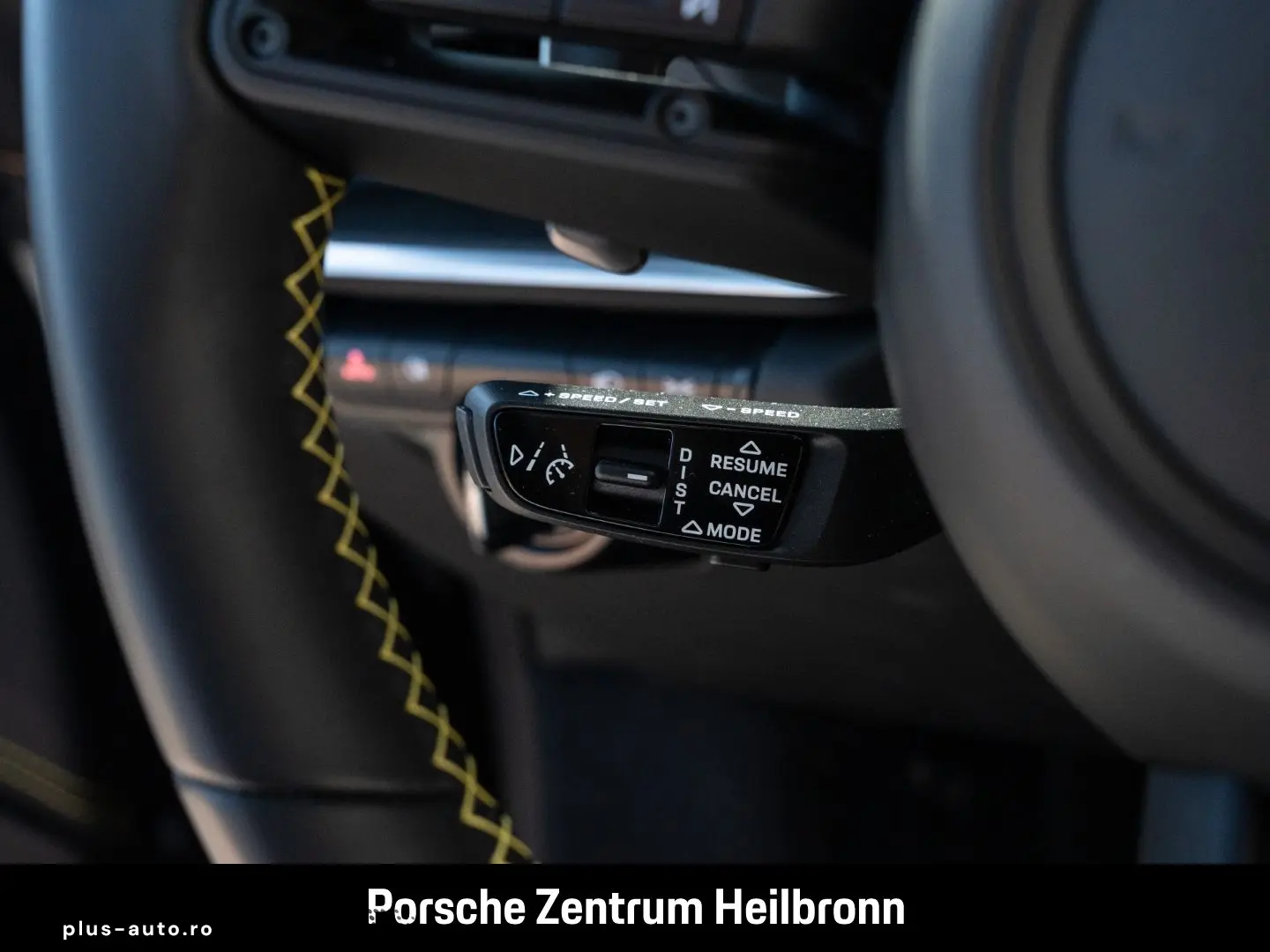 PORSCHE 992 911 Carrera 4 GTS Cabrio Burmester InnoDrive