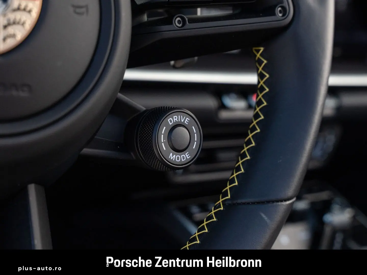 PORSCHE 992 911 Carrera 4 GTS Cabrio Burmester InnoDrive