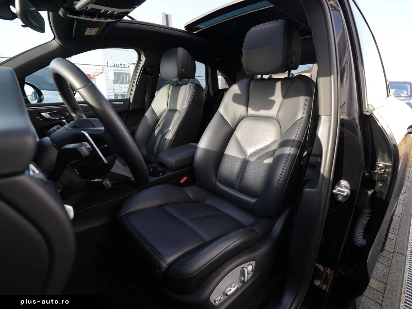 PORSCHE MACAN PANO-SPORTSITZE-BOSE-AHK-360CAM-LED-20 S