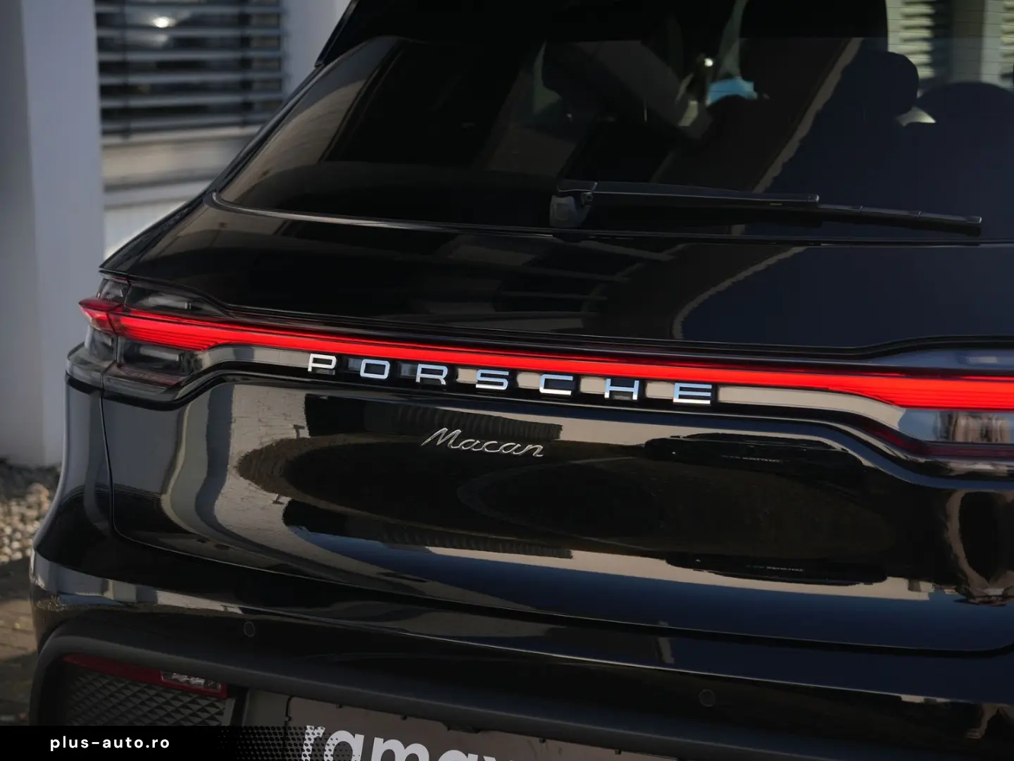 PORSCHE MACAN PANO-SPORTSITZE-BOSE-AHK-360CAM-LED-20 S