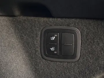 PORSCHE MACAN PANO-SPORTSITZE-BOSE-AHK-360CAM-LED-20 S