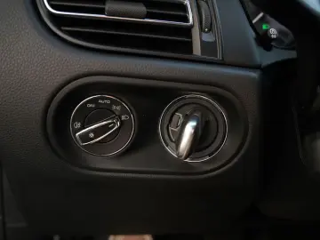 PORSCHE MACAN PANO-SPORTSITZE-BOSE-AHK-360CAM-LED-20 S