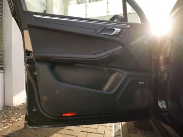 PORSCHE MACAN PANO-SPORTSITZE-BOSE-AHK-360CAM-LED-20 S