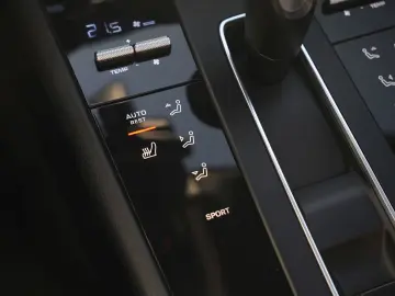 PORSCHE MACAN PANO-SPORTSITZE-BOSE-AHK-360CAM-LED-20 S