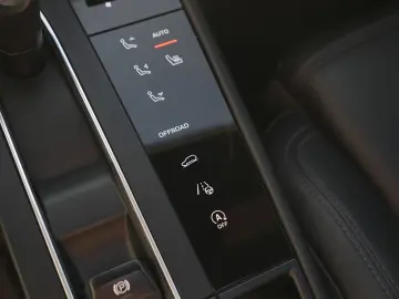 PORSCHE MACAN PANO-SPORTSITZE-BOSE-AHK-360CAM-LED-20 S