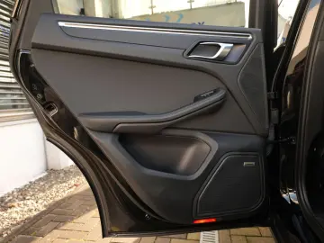 PORSCHE MACAN PANO-SPORTSITZE-BOSE-AHK-360CAM-LED-20 S