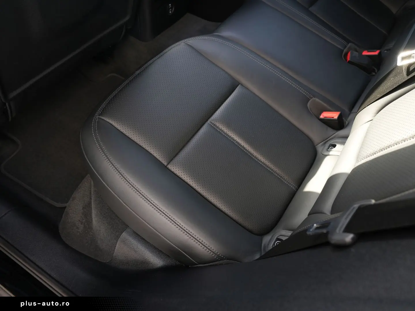 PORSCHE MACAN PANO-SPORTSITZE-BOSE-AHK-360CAM-LED-20 S