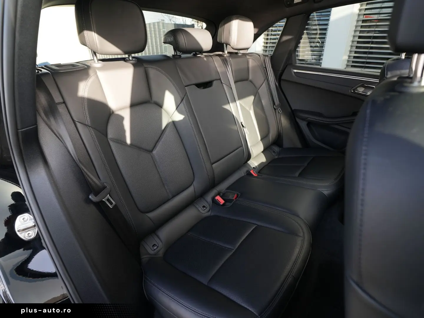 PORSCHE MACAN PANO-SPORTSITZE-BOSE-AHK-360CAM-LED-20 S