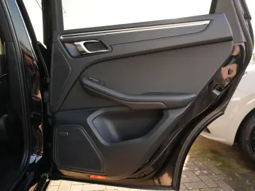 PORSCHE MACAN PANO-SPORTSITZE-BOSE-AHK-360CAM-LED-20 S