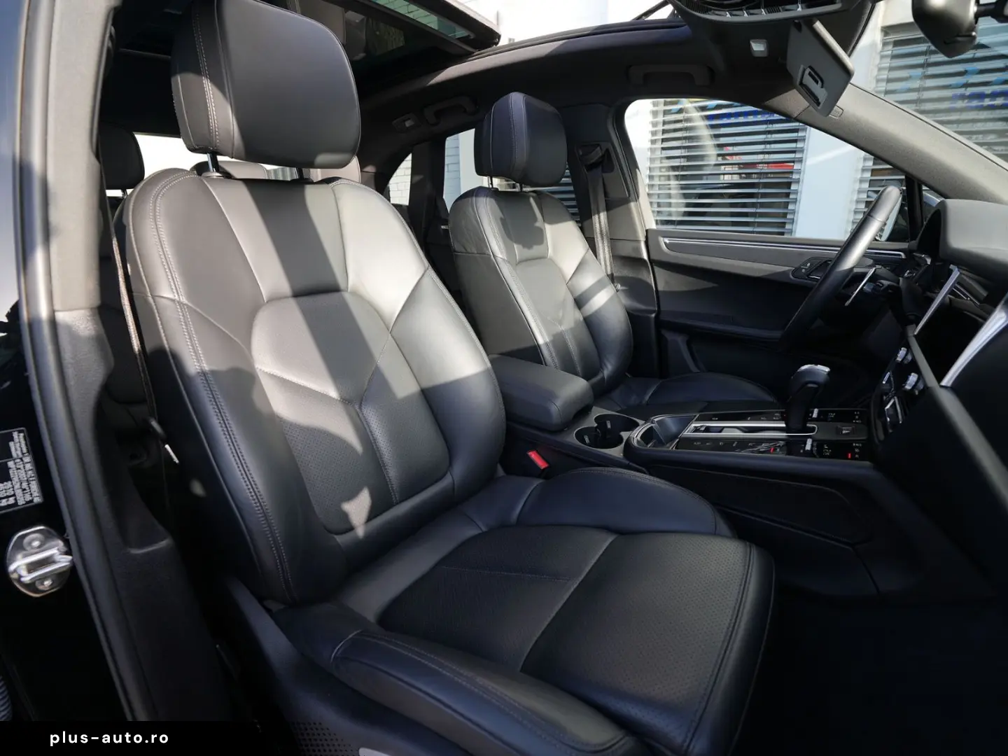 PORSCHE MACAN PANO-SPORTSITZE-BOSE-AHK-360CAM-LED-20 S