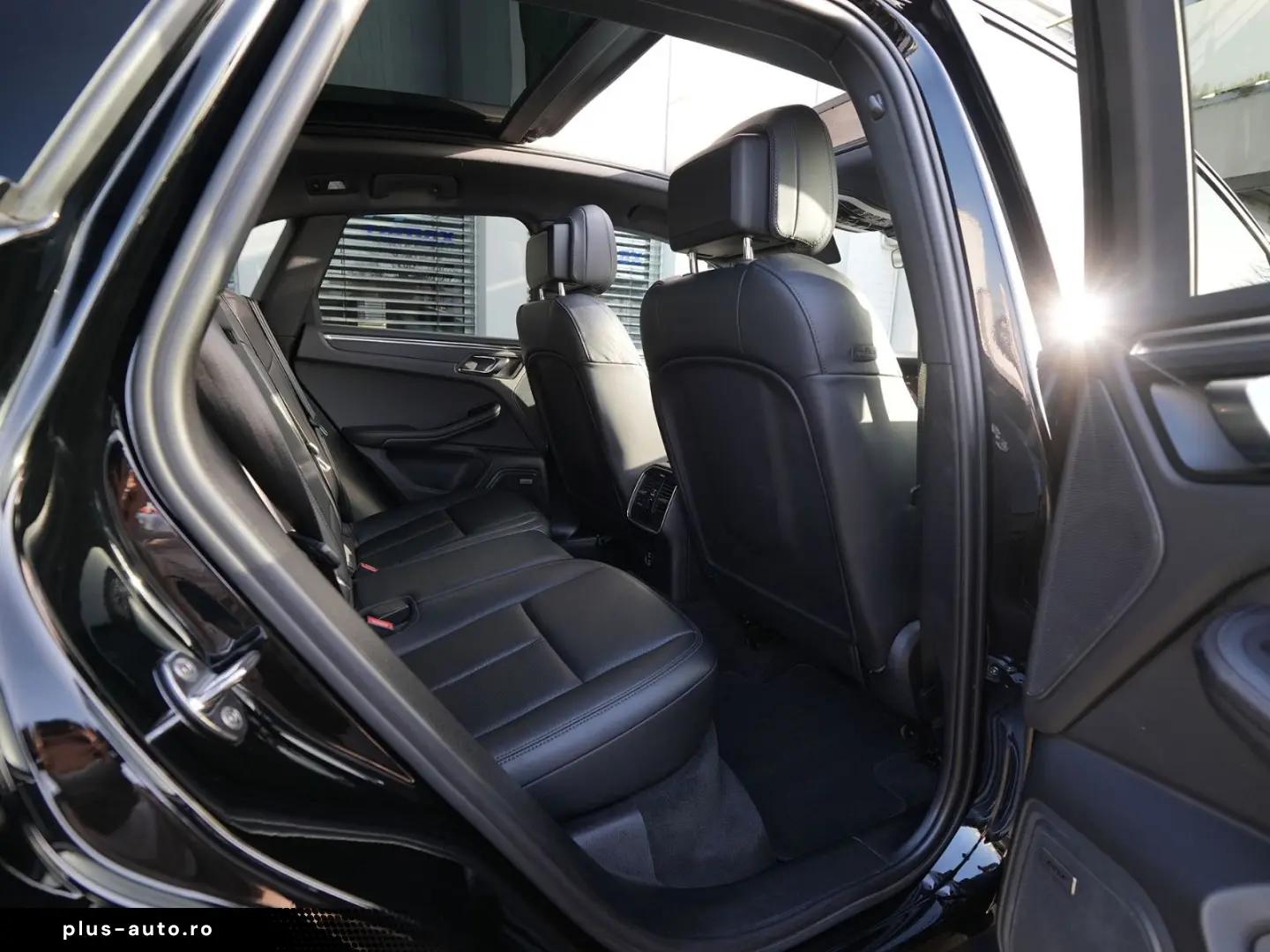 PORSCHE MACAN PANO-SPORTSITZE-BOSE-AHK-360CAM-LED-20 S