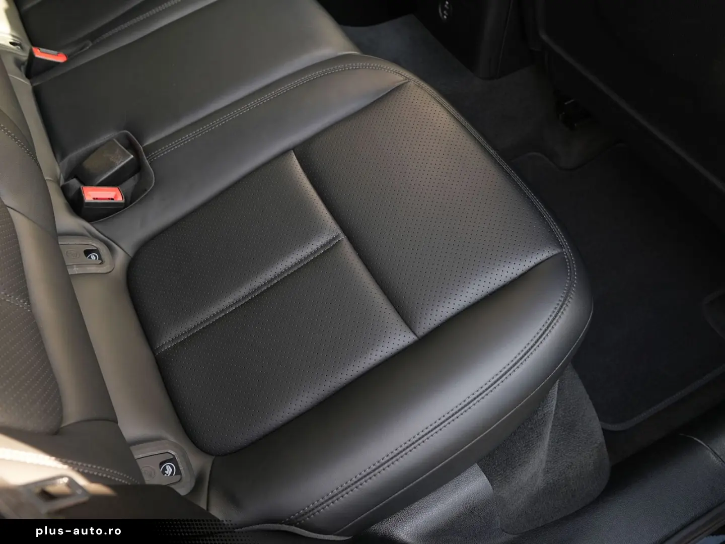 PORSCHE MACAN PANO-SPORTSITZE-BOSE-AHK-360CAM-LED-20 S