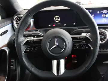 MERCEDES-BENZ CLA 200 7G-DCT AMG Line