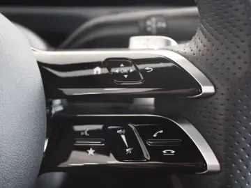 MERCEDES-BENZ CLA 200 7G-DCT AMG Line