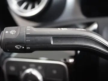 MERCEDES-BENZ CLA 200 7G-DCT AMG Line