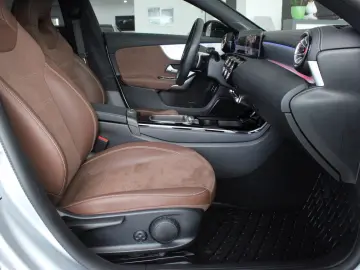 MERCEDES-BENZ CLA 200 7G-DCT AMG Line