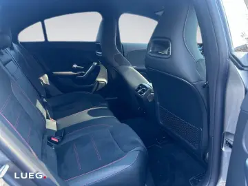 MERCEDES-BENZ CLA 200 AMG RÜCKFKAM LED LENKRHZG AMBIENTE