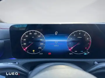 MERCEDES-BENZ CLA 200 AMG RÜCKFKAM LED LENKRHZG AMBIENTE