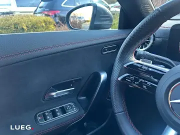 MERCEDES-BENZ CLA 200 AMG RÜCKFKAM LED LENKRHZG AMBIENTE
