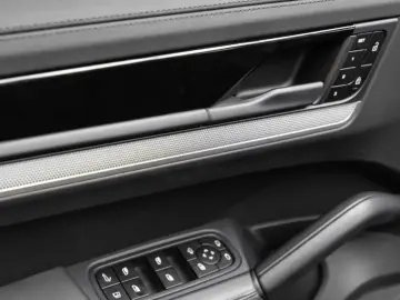 PORSCHE Cayenne E-Hybrid Coupé