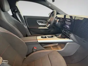 Mercedes-Benz CLA 200 Nighttime Automatic Dynamic Light