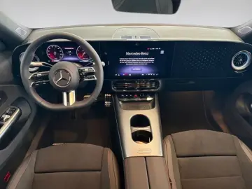 Mercedes-Benz CLA 200 Nighttime Automatic Dynamic Light