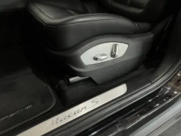 PORSCHE Macan S