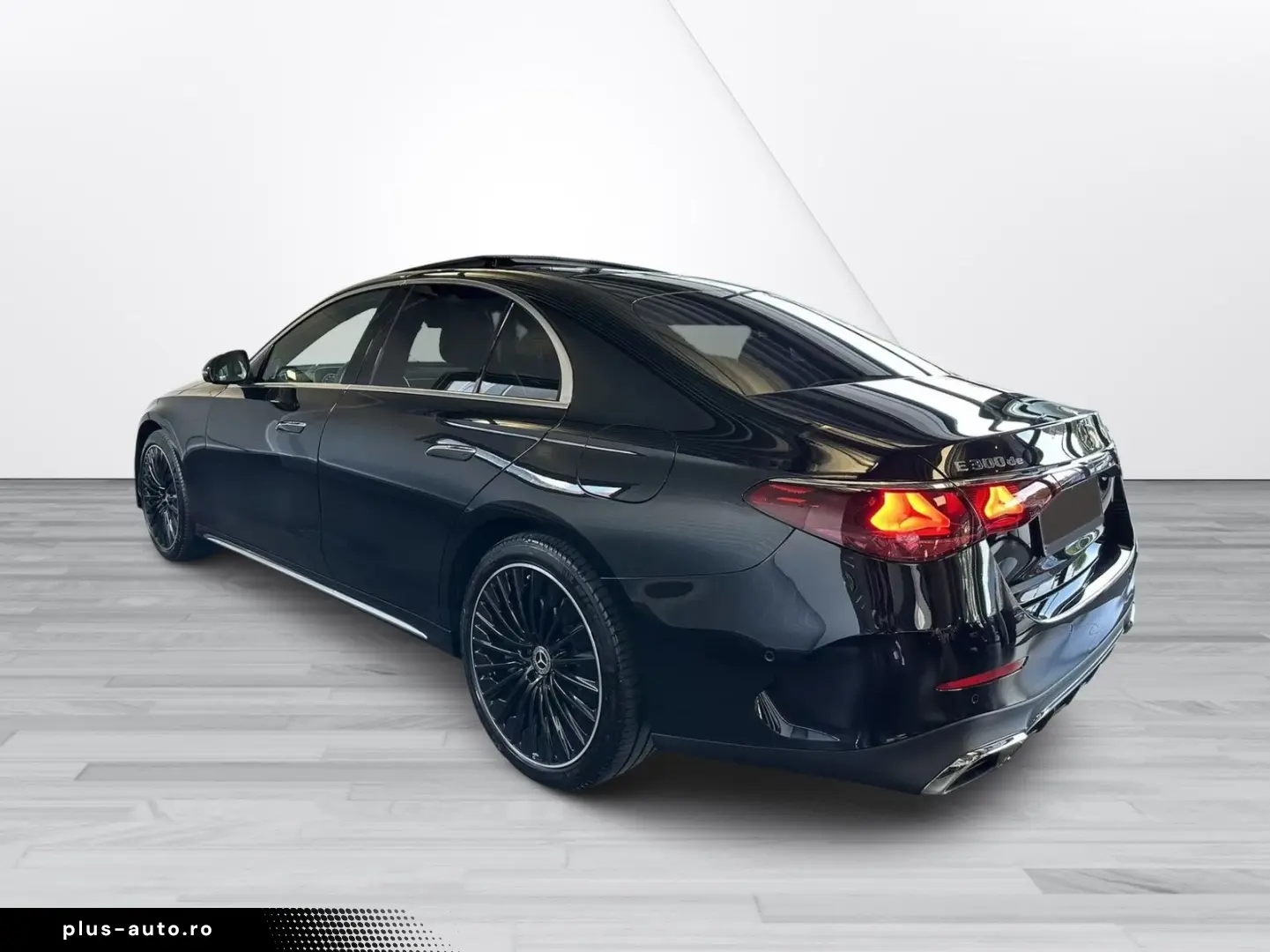 MERCEDES-BENZ E 300 de 4M AMG Premium Pano HUDD