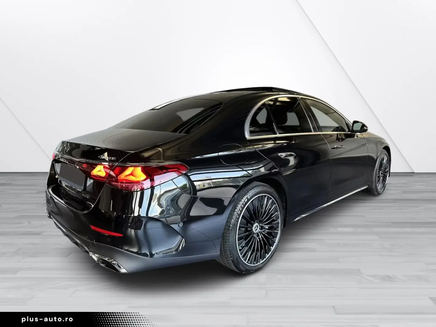 MERCEDES-BENZ E 300 de 4M AMG Premium Pano HUDD