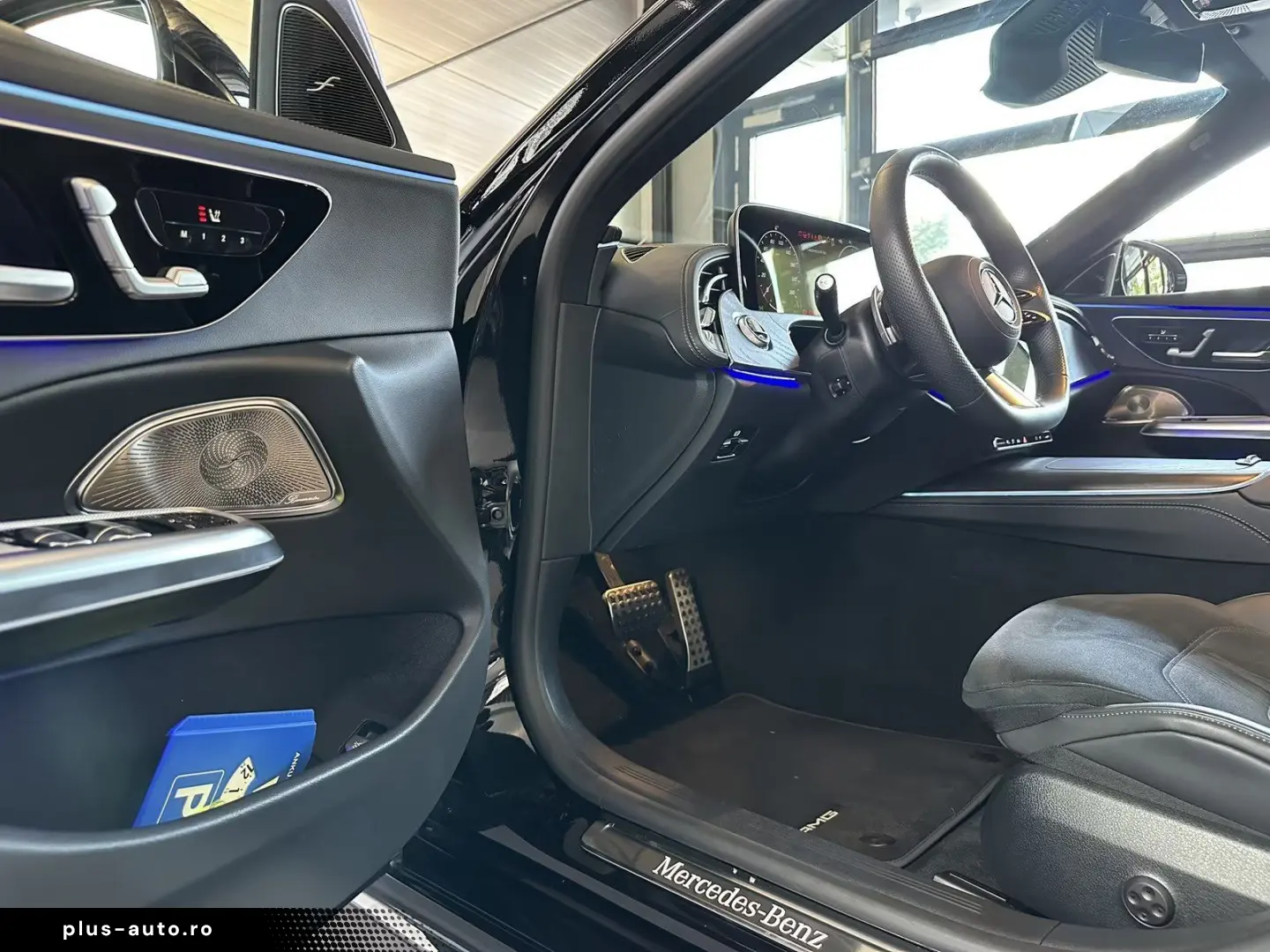 MERCEDES-BENZ E 300 de 4M AMG Premium Pano HUDD