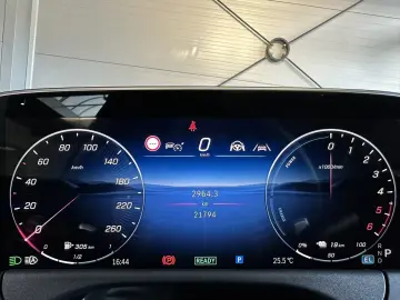 MERCEDES-BENZ E 300 de 4M AMG Premium Pano HUDD