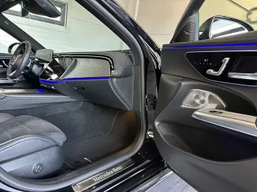MERCEDES-BENZ E 300 de 4M AMG Premium Pano HUDD