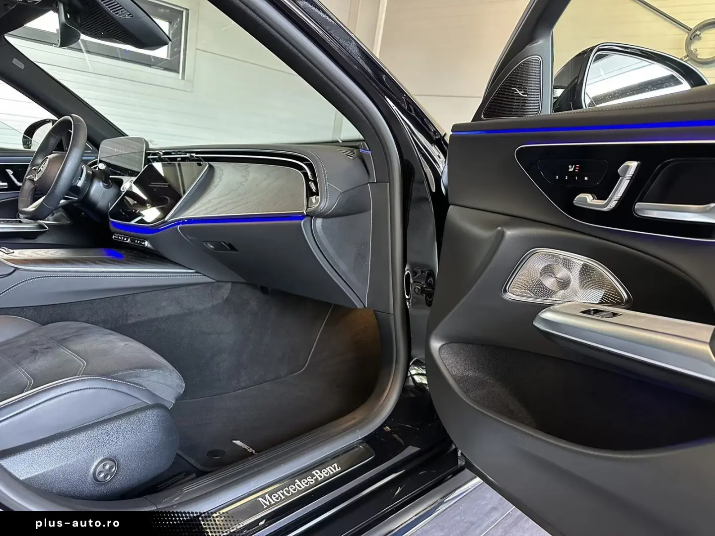 MERCEDES-BENZ E 300 de 4M AMG Premium Pano HUDD