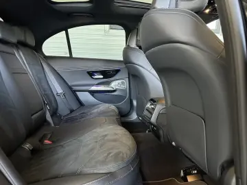 MERCEDES-BENZ E 300 de 4M AMG Premium Pano HUDD
