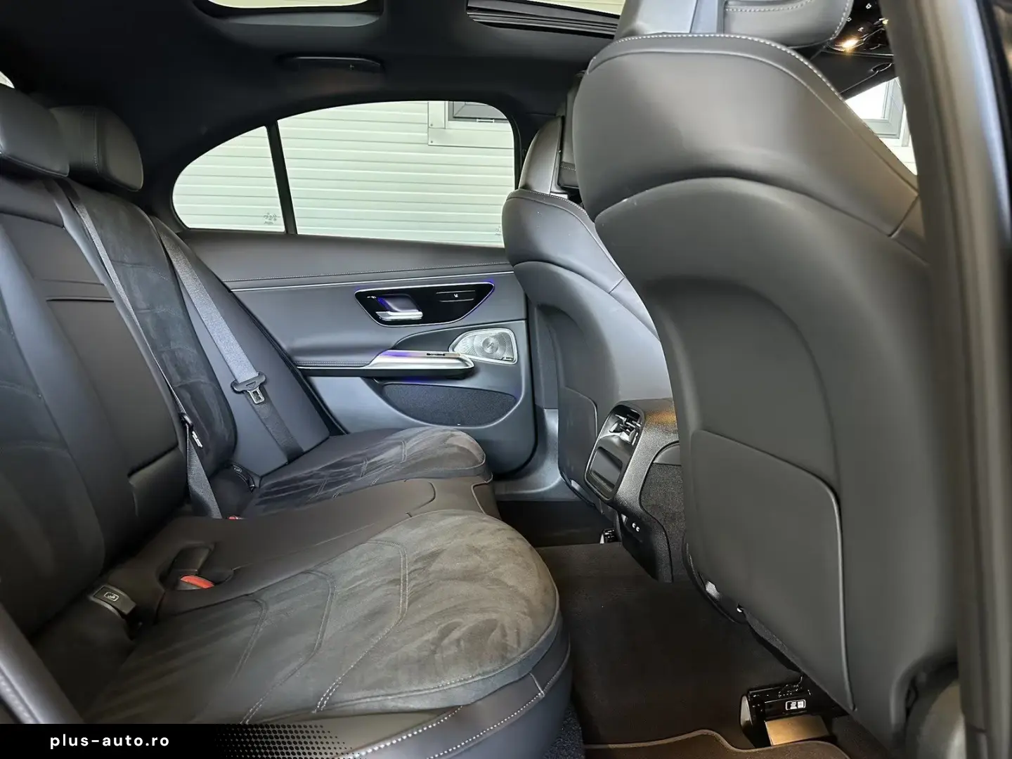 MERCEDES-BENZ E 300 de 4M AMG Premium Pano HUDD