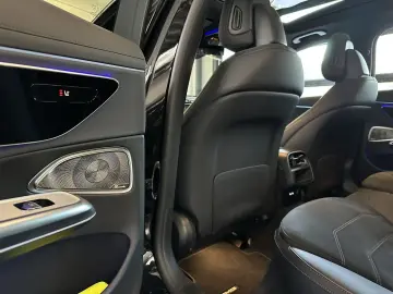 MERCEDES-BENZ E 300 de 4M AMG Premium Pano HUDD