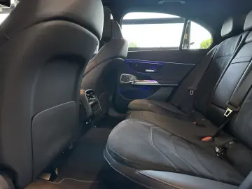 MERCEDES-BENZ E 300 de 4M AMG Premium Pano HUDD