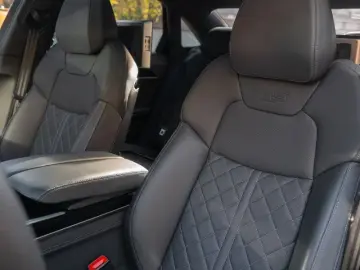 AUDI A8 50 TDI quattro S-Line