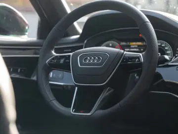 AUDI A8 50 TDI quattro S-Line