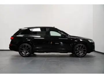 AUDI Q7 50 TDI QU 3x S LINE BLACK 7SITZER B&O