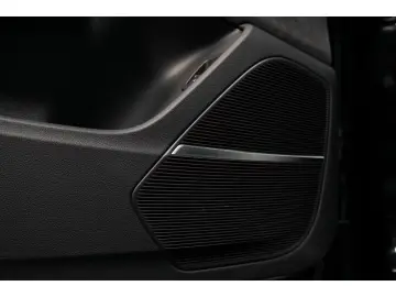 AUDI Q7 50 TDI QU 3x S LINE BLACK 7SITZER B&O