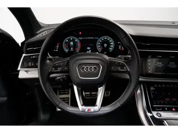 AUDI Q7 50 TDI QU 3x S LINE BLACK 7SITZER B&O