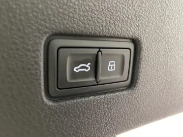 AUDI Q8 quattro S-Line HUD Pano Klima