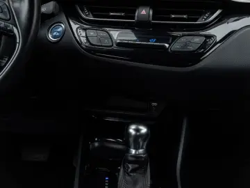 Toyota C-HR 1.8 HSD 122 CP 4x2 CVT C-lassy