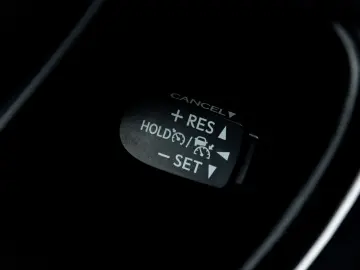 Toyota C-HR 1.8 HSD 122 CP 4x2 CVT C-lassy