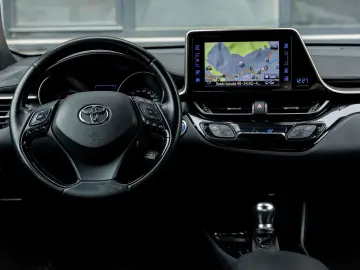 Toyota C-HR 1.8 HSD 122 CP 4x2 CVT C-lassy