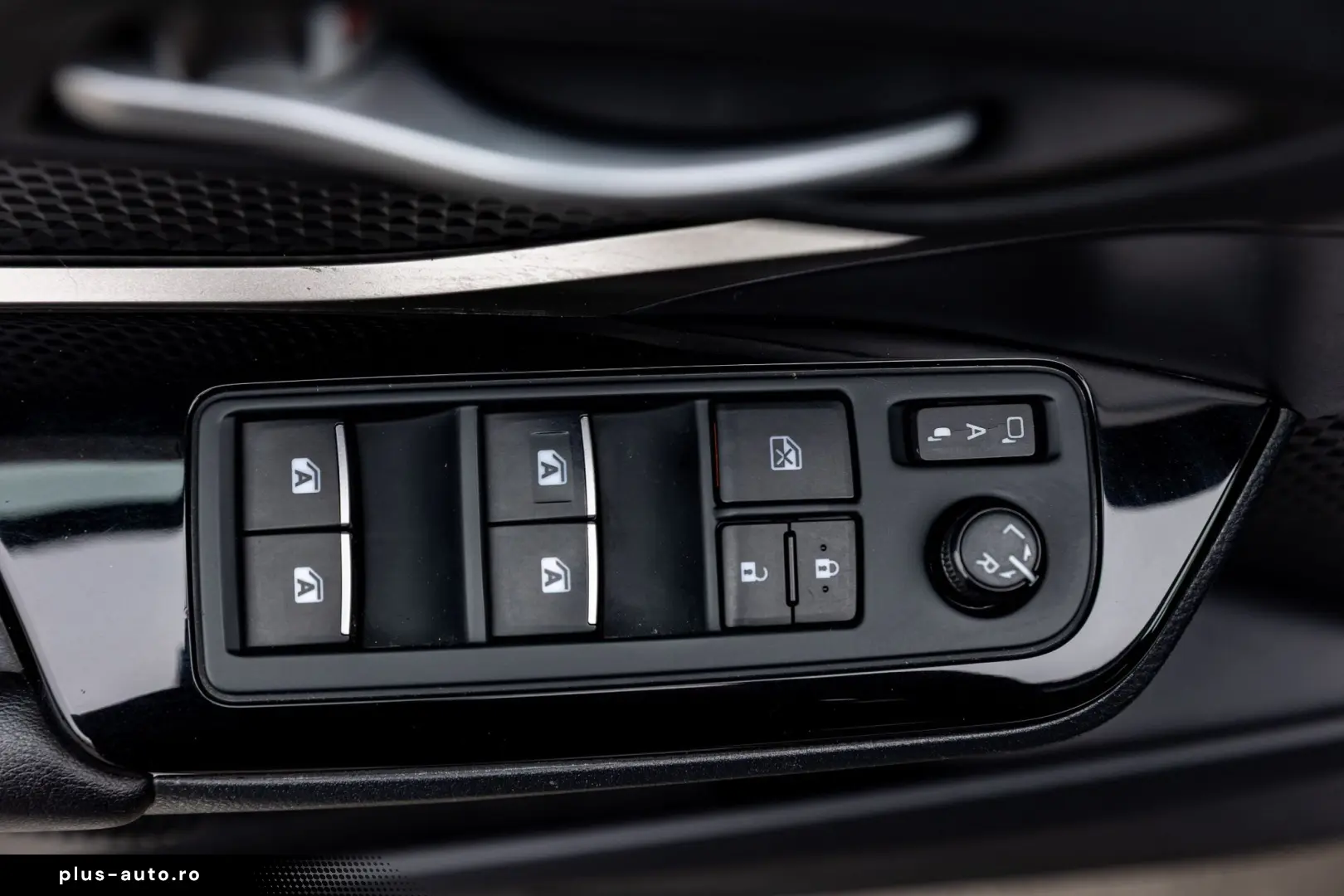 Toyota C-HR 1.8 HSD 122 CP 4x2 CVT C-lassy