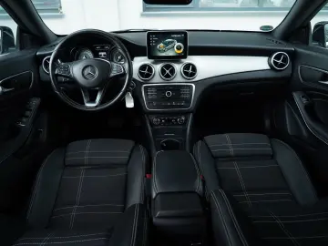 Mercedes-Benz CLA ver-200-d-4matic-7g--dct-peak-edition