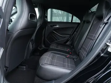 Mercedes-Benz CLA ver-200-d-4matic-7g--dct-peak-edition